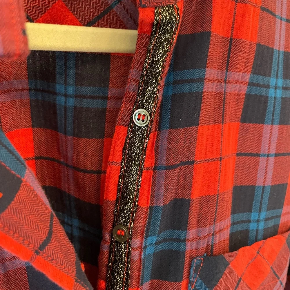 Xirena Women's Plaid Button Down Shirt, size small - Picture 2 of 4